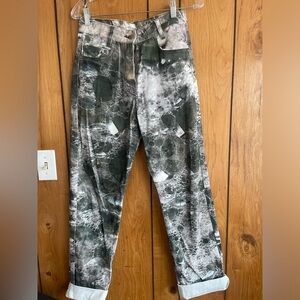 Printed slouchy low waist Jeans.